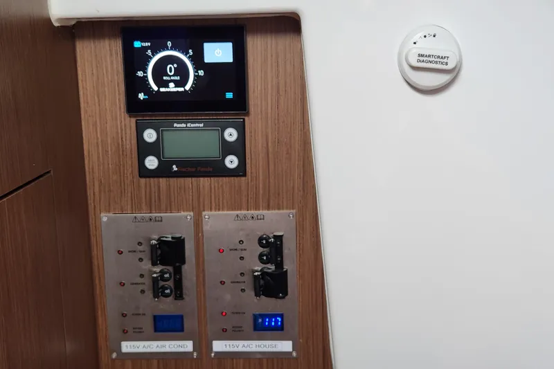 Slide: The Image of Control panel of 2022 Beneteau Antares 11 boat with SmartCraft diagnostics. - 14