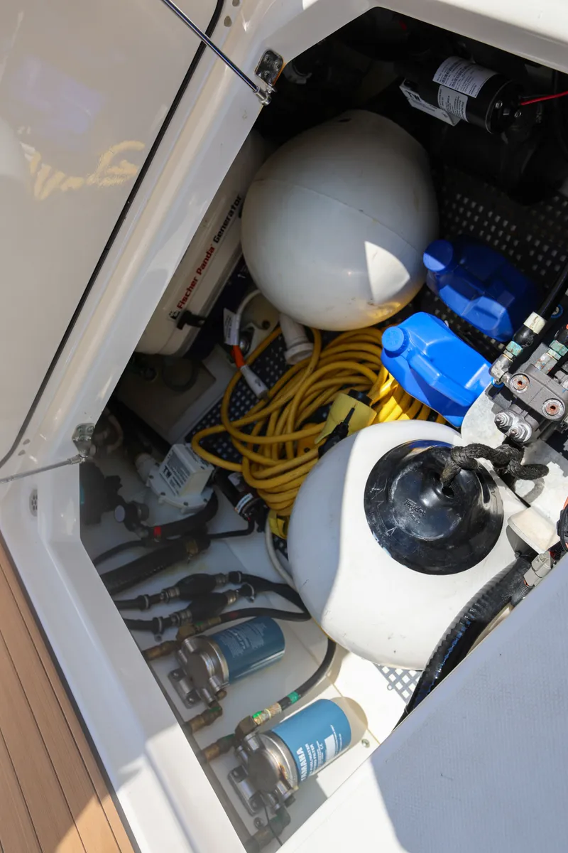 Slide: The Image of Pursuit OS 325 Offshore 2021 - 12