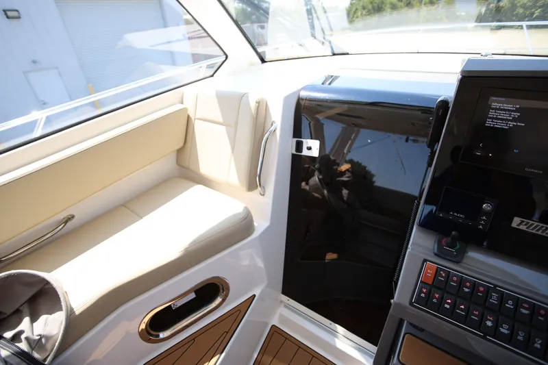 Slide: The Image of Pursuit OS 325 Offshore 2021 - 33