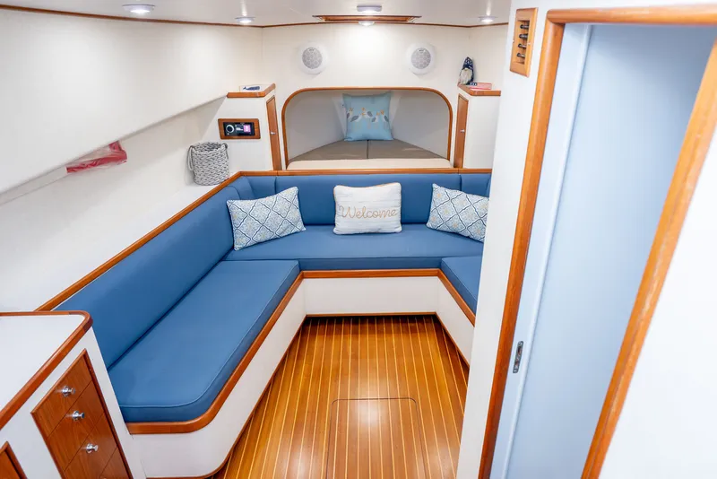 Slide: The Image of Knowles 40 Custom Walkaround 2002 - 18