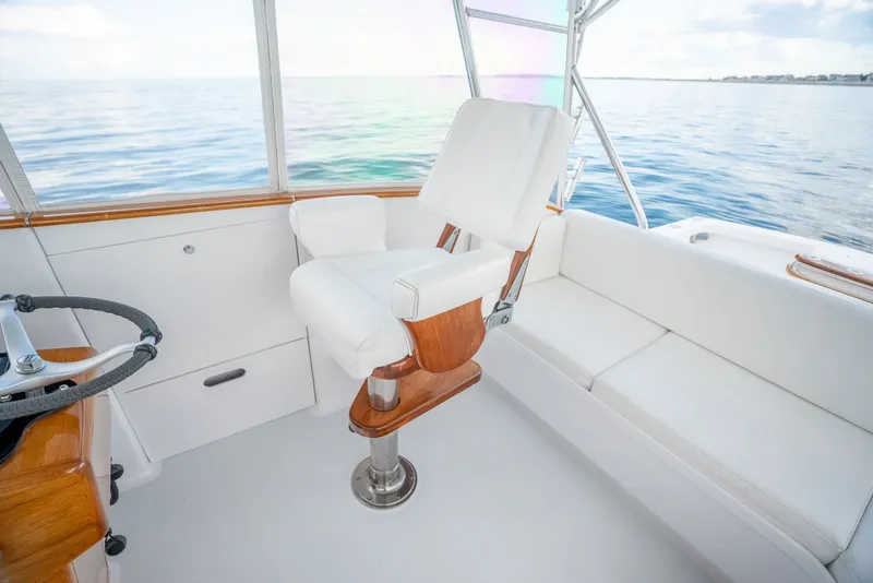 Slide: The Image of Knowles 40 Custom Walkaround 2002 - 31