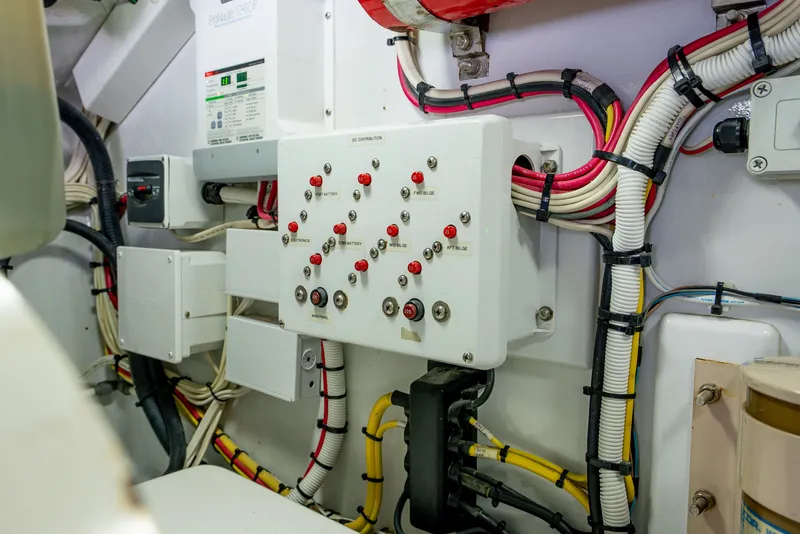 Slide: The Image of Knowles 40 Custom Walkaround 2002 - 46