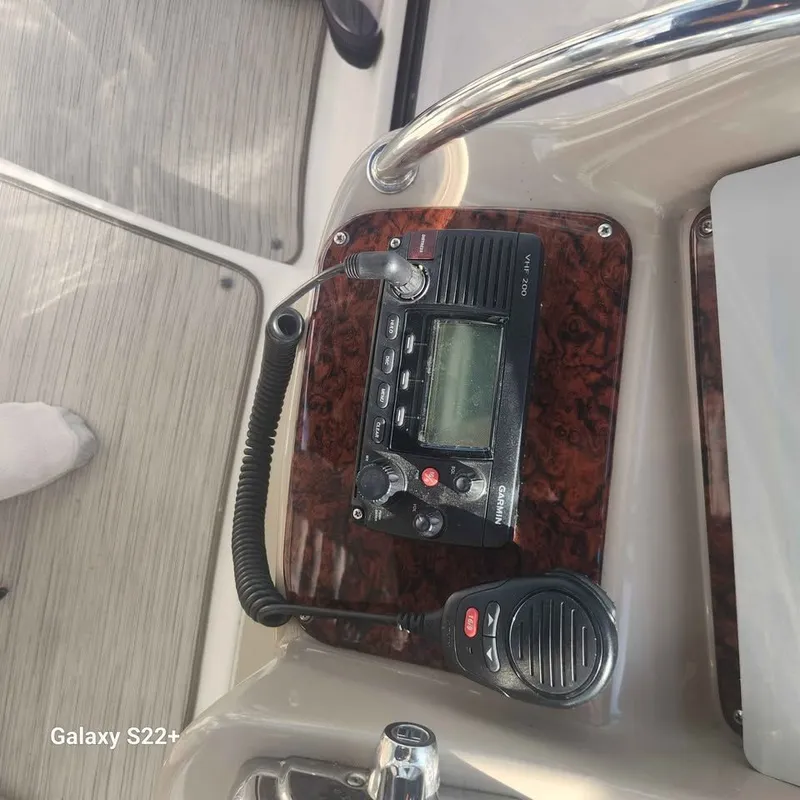 Slide: The Image of Sea Ray 340 Sundancer 2004 - 10