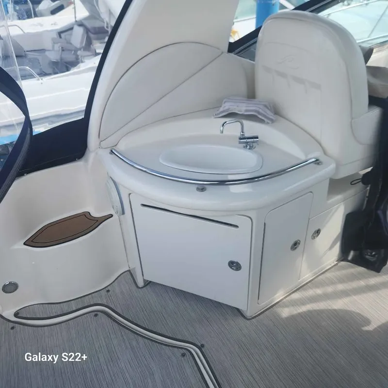 Slide: The Image of Sea Ray 340 Sundancer 2004 - 16