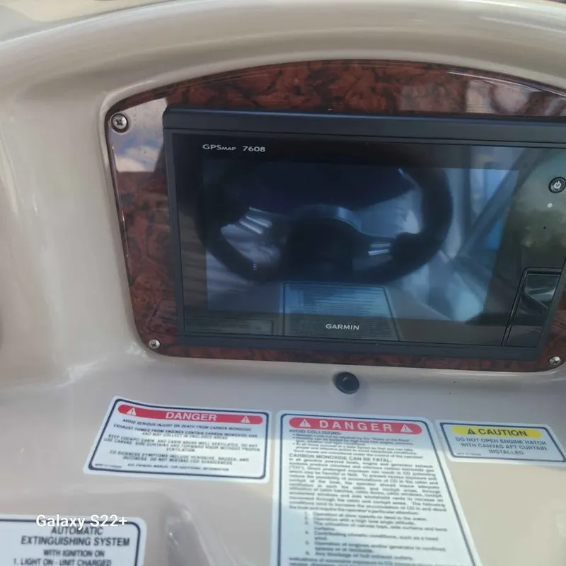 Slide: The Image of Sea Ray 340 Sundancer 2004 - 19