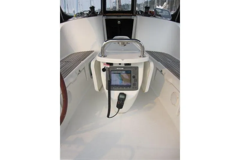 Slide: The Image of Cockpit of 2008 Jeanneau Sun Odyssey 39i with navigation equipment. - 37