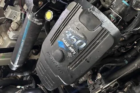 Slide: The Image of MerCruiser 350 MAG MPI engine in 2007 Sea Ray 320 Sundancer boat. - 39