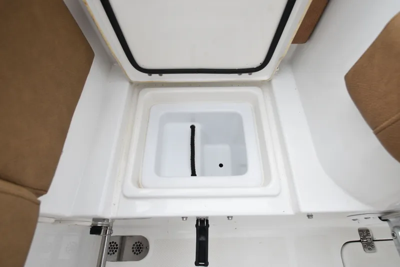 Slide: The Image of Sea Hunt Gamefish 27 Forward Seating 2022 - 19