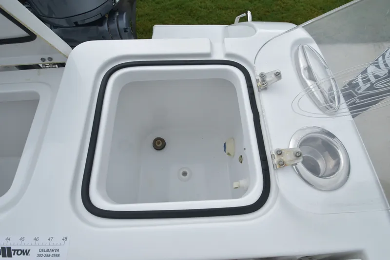 Slide: The Image of Sea Hunt Gamefish 27 Forward Seating 2022 - 21