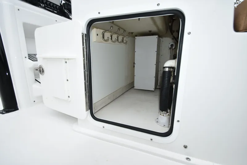 Slide: The Image of Sea Hunt Gamefish 27 Forward Seating 2022 - 30