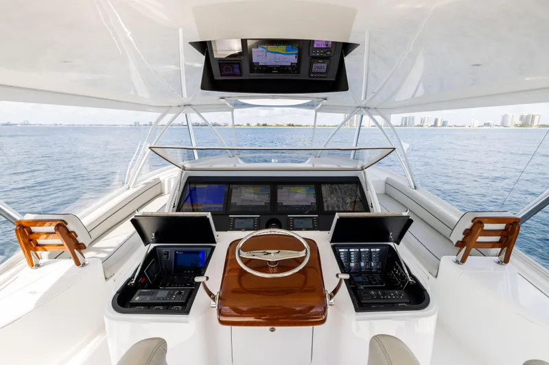 Slide: The Image of Viking 80 Convertible 2020 - 55