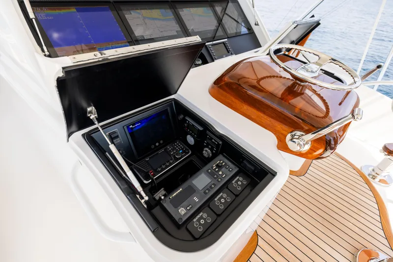 Slide: The Image of Viking 80 Convertible 2020 - 56