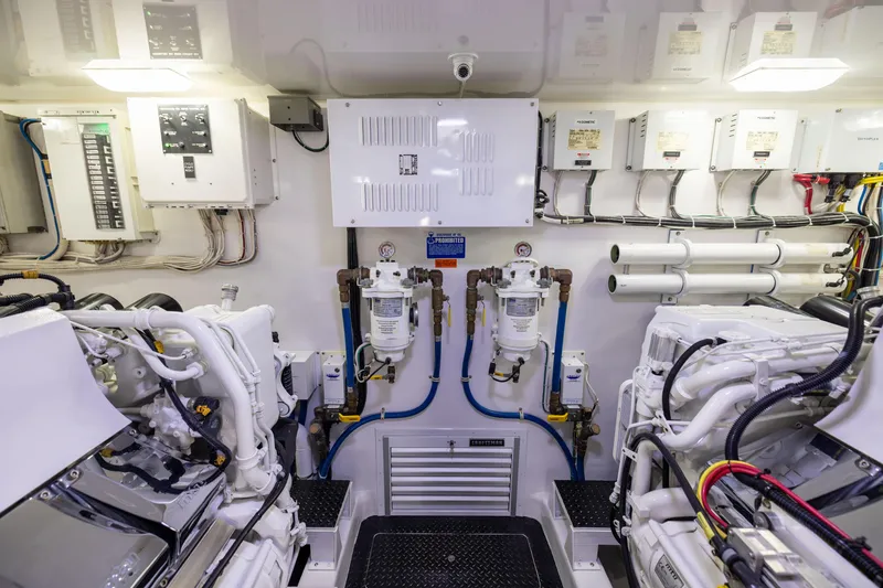 Slide: The Image of Viking 80 Convertible 2020 - 78