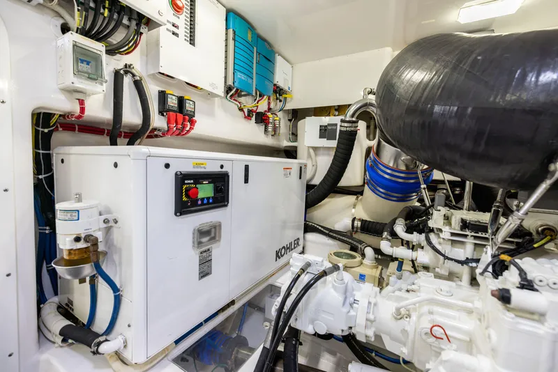 Slide: The Image of Viking 80 Convertible 2020 - 81