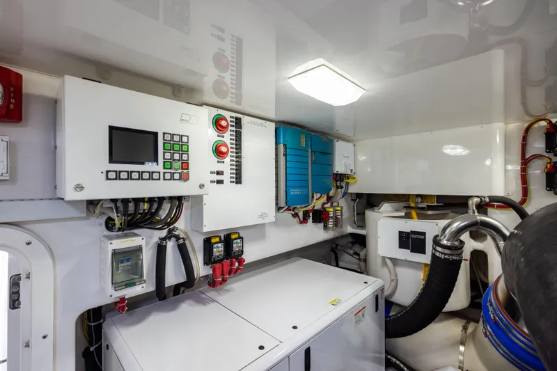 Slide: The Image of Viking 80 Convertible 2020 - 83