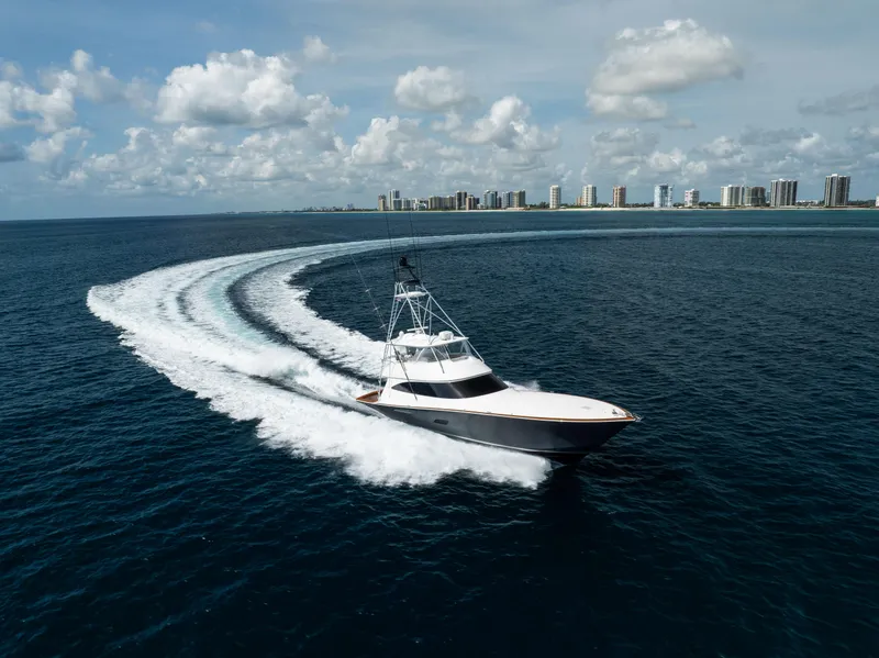 Slide: The Image of Viking 80 Convertible 2020 - 90