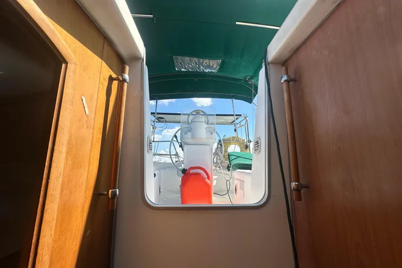 Slide: The Image of Interior view of 2003 Beneteau Oceanis Clipper 331 sailboat cockpit. - 71