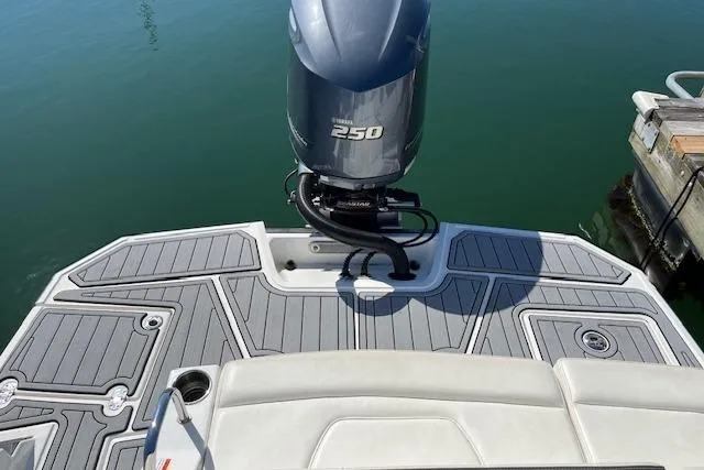 Slide: The Image of 2017 Monterey M-45 boat with 250 horsepower engine on water. - 4