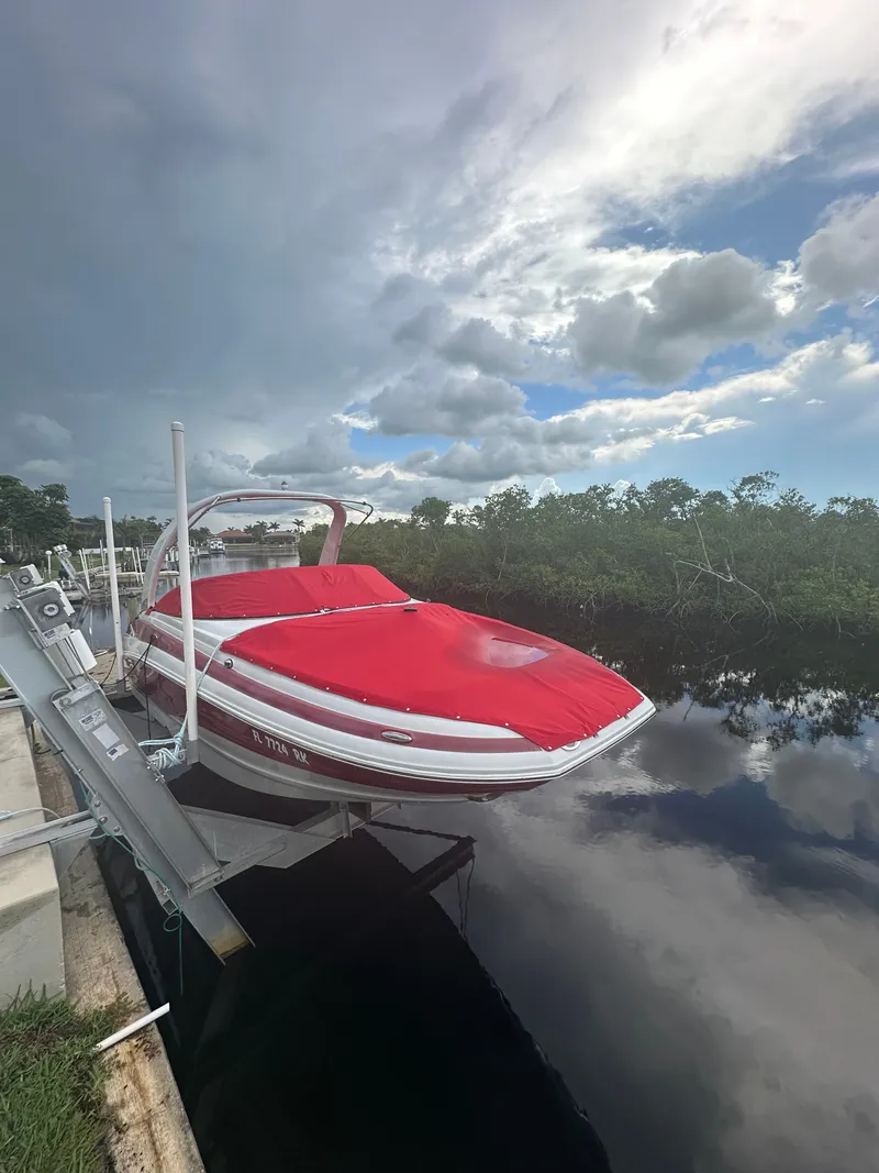 Slide: The Image of Crownline Boats Eclipse E24 XS 2018 - 14