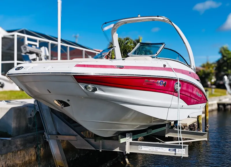 Slide: The Image of Crownline Boats Eclipse E24 XS 2018 - 15