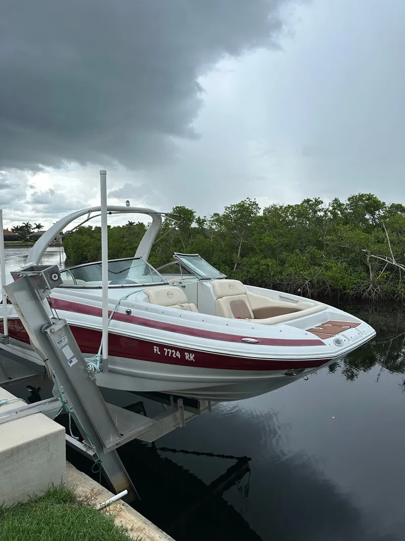 Slide: The Image of Crownline Boats Eclipse E24 XS 2018 - 4