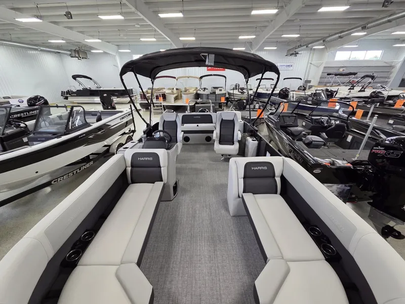 Slide: The Image of Harris Cruiser 230 2026 - 25