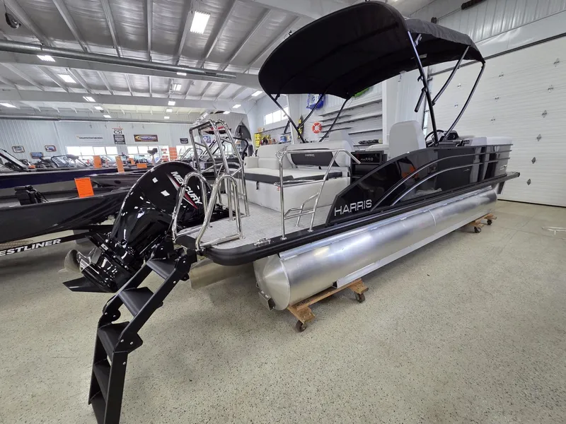 Slide: The Image of Harris Cruiser 230 2026 - 3