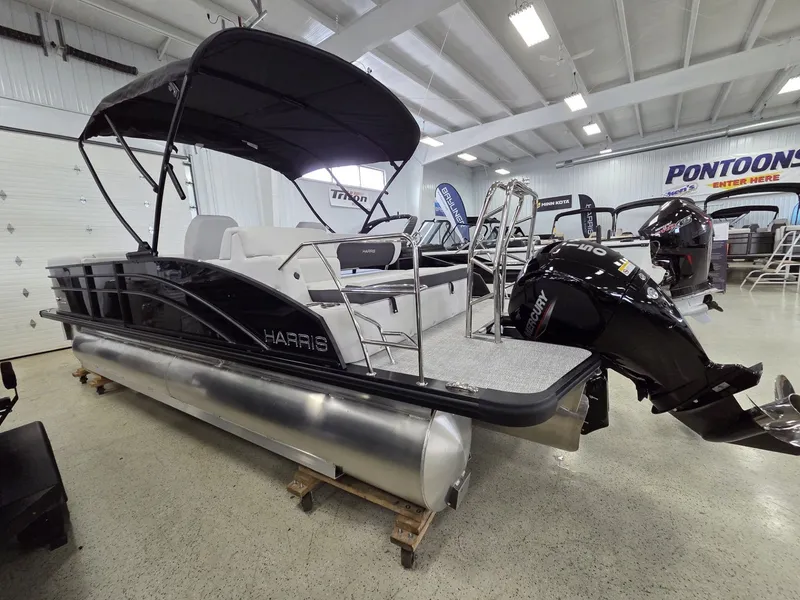 Slide: The Image of Harris Cruiser 230 2026 - 6