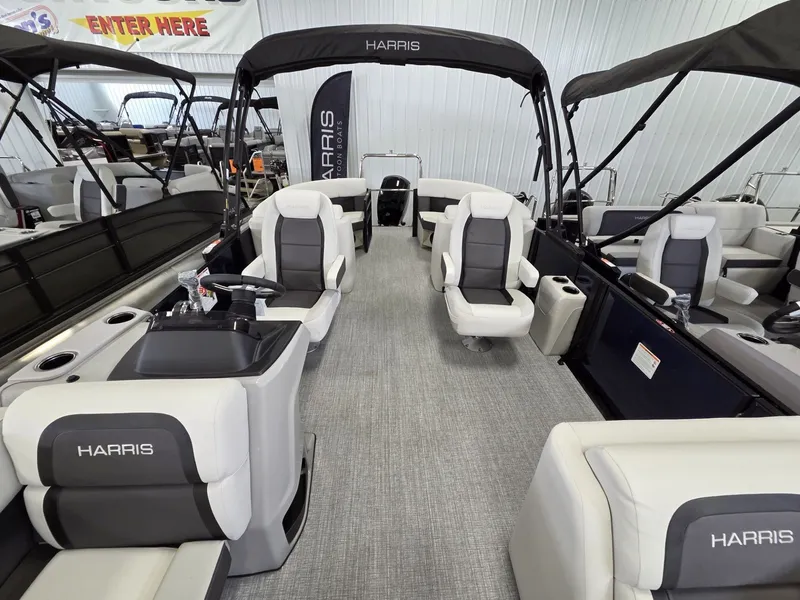 Slide: The Image of Harris Cruiser 230 2026 - 13