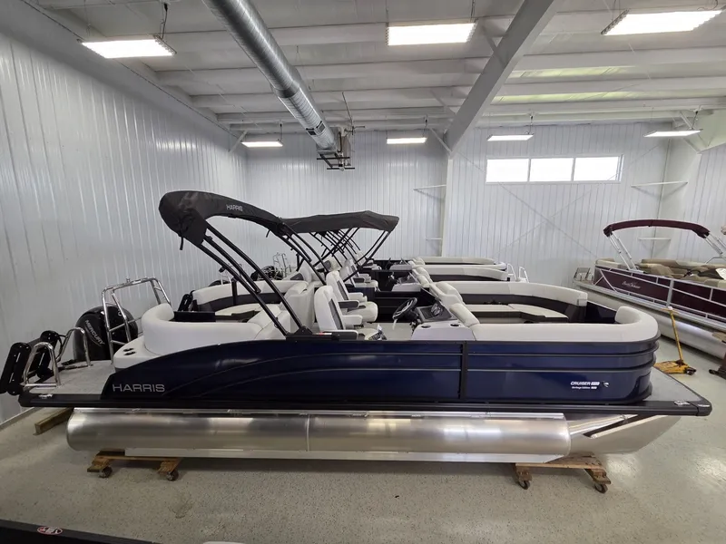 Slide: The Image of Harris Cruiser 230 2026 - 3