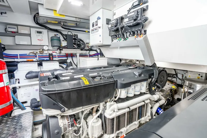 Slide: The Image of Pearl 63 2025 - 80