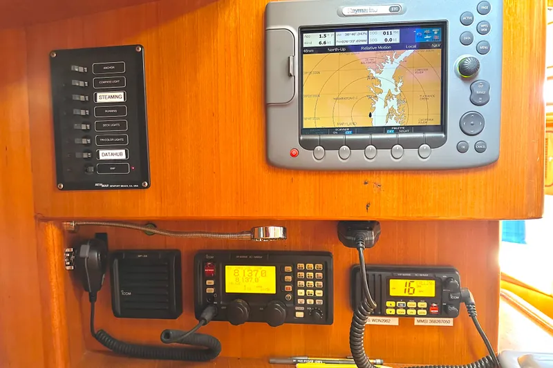 Slide: The Image of Navigation and communication equipment on a 2006 Passport 470 yacht. - 20