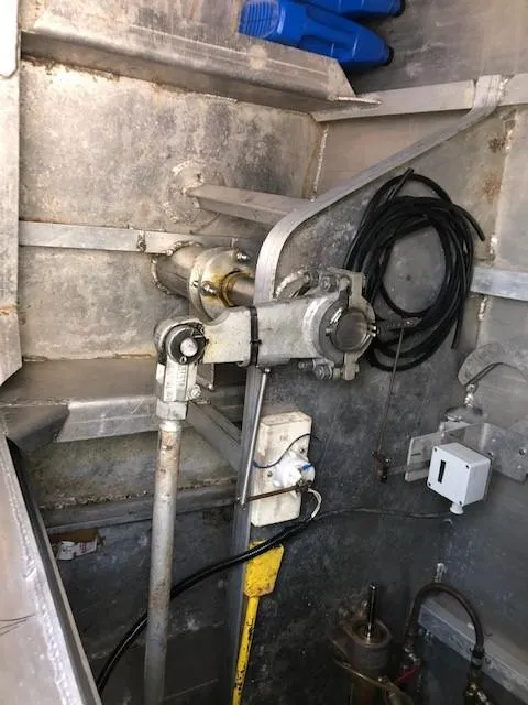 Slide: The Image of Custom Aluminum Pilothouse J Simpson 1989 - 105