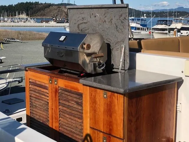 Slide: The Image of Custom Aluminum Pilothouse J Simpson 1989 - 76