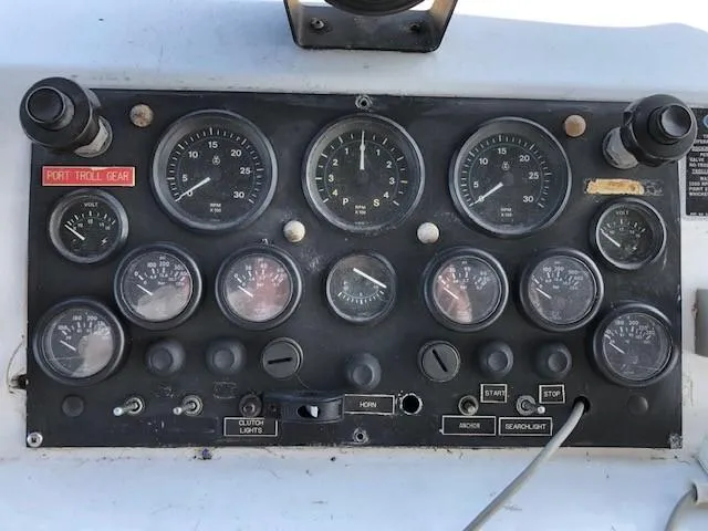 Slide: The Image of Custom Aluminum Pilothouse J Simpson 1989 - 85