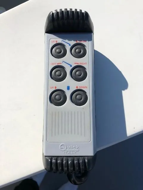 Slide: The Image of Custom Aluminum Pilothouse J Simpson 1989 - 88