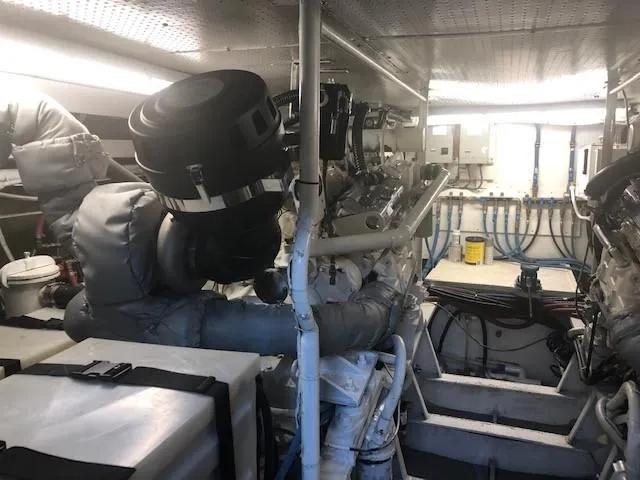 Slide: The Image of Custom Aluminum Pilothouse J Simpson 1989 - 89