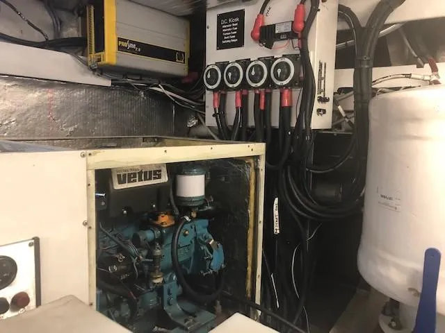 Slide: The Image of Custom Aluminum Pilothouse J Simpson 1989 - 94