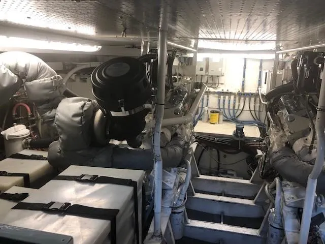 Slide: The Image of Custom Aluminum Pilothouse J Simpson 1989 - 99