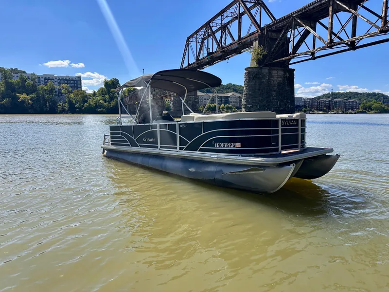 The Image of Sylvan Mirage Cruise 8522 CR 2017 - 0