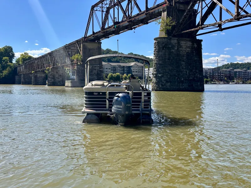 Slide: The Image of Sylvan Mirage Cruise 8522 CR 2017 - 2