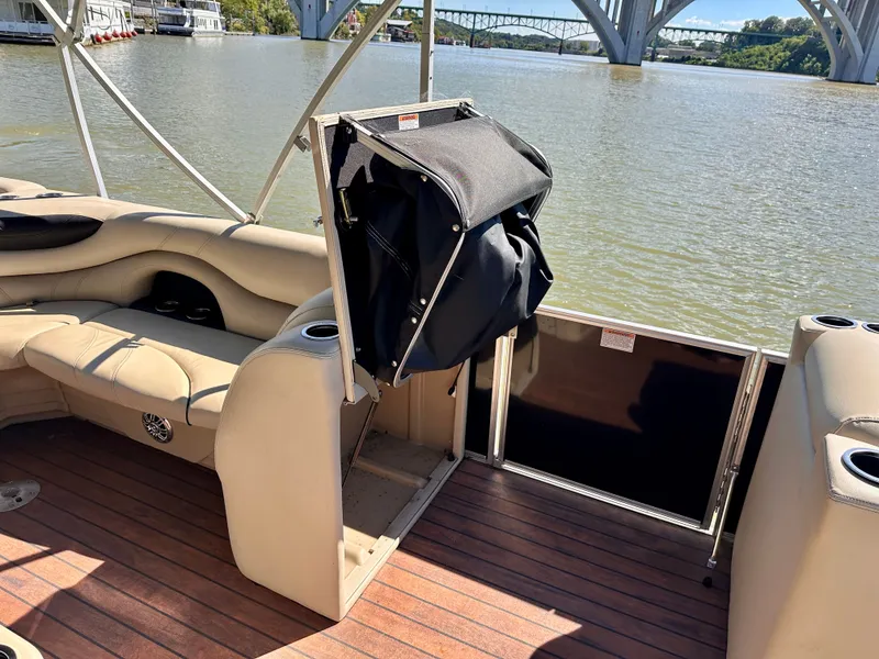 Slide: The Image of Sylvan Mirage Cruise 8522 CR 2017 - 4