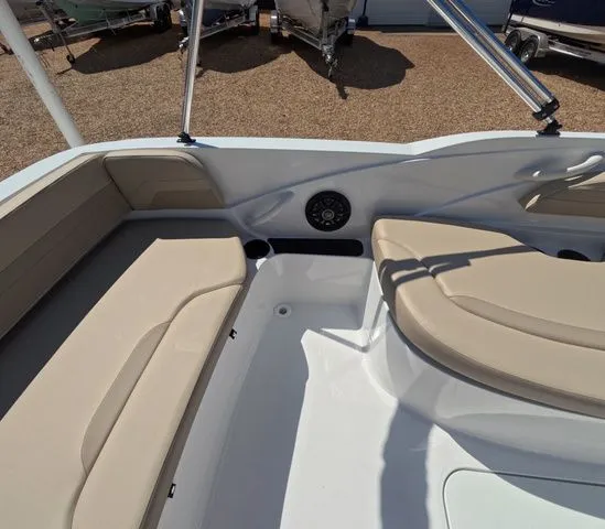 Slide: The Image of Hurricane SunDeck Sport OB SS 185 OB In Stock 2026 - 12