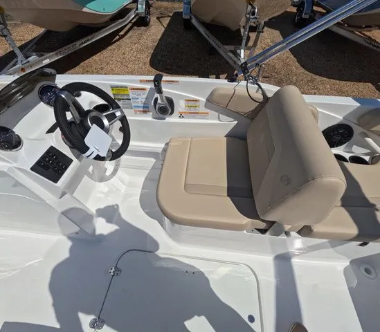 Slide: The Image of Hurricane SunDeck Sport OB SS 185 OB In Stock 2026 - 14