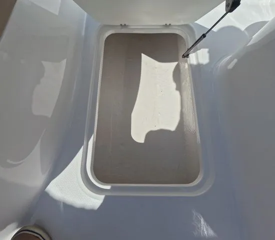 Slide: The Image of Hurricane SunDeck Sport OB SS 185 OB In Stock 2026 - 19