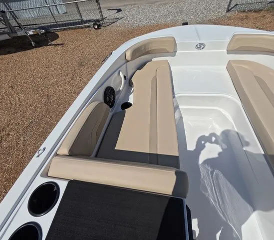 Slide: The Image of Hurricane SunDeck Sport OB SS 185 OB In Stock 2026 - 22