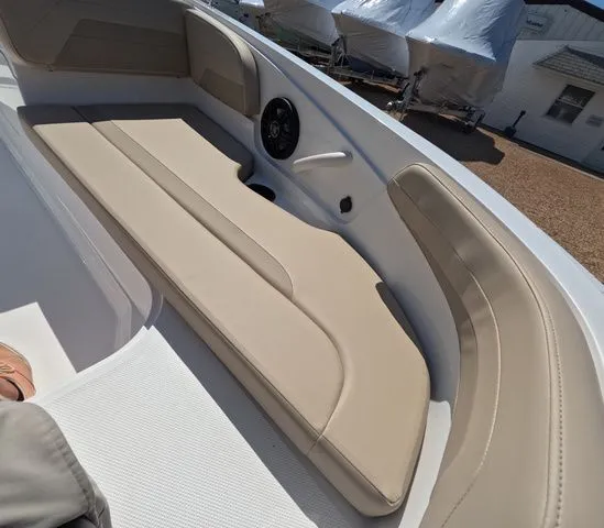 Slide: The Image of Hurricane SunDeck Sport OB SS 185 OB In Stock 2026 - 28