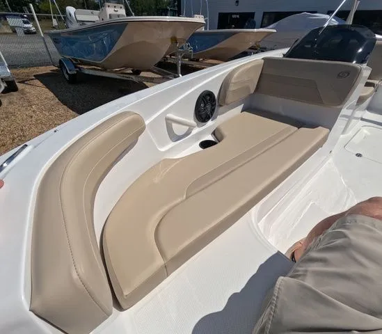 Slide: The Image of Hurricane SunDeck Sport OB SS 185 OB In Stock 2026 - 29