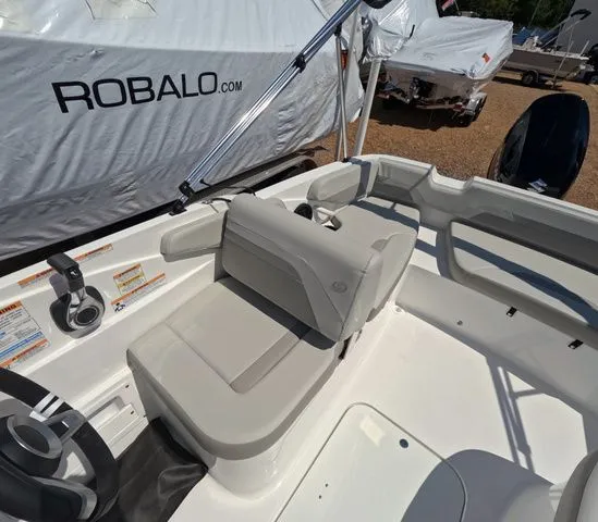 Slide: The Image of Hurricane SunDeck Sport OB SS 185 OB In Stock 2026 - 10