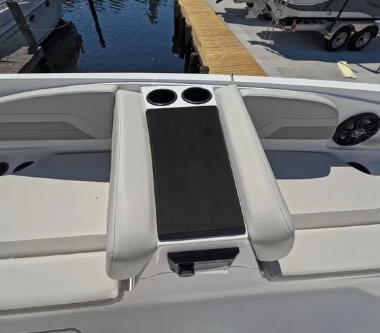 Slide: The Image of Hurricane SunDeck Sport OB SS 185 OB In Stock 2026 - 13